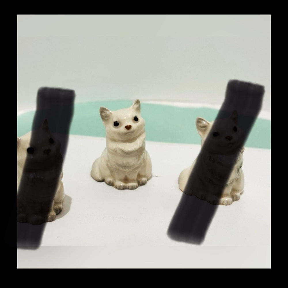 1 Vintage Hagen Renaker White Gray Persian Himalayan Cat Miniature (001990)